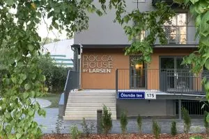 Larsen Rocca House